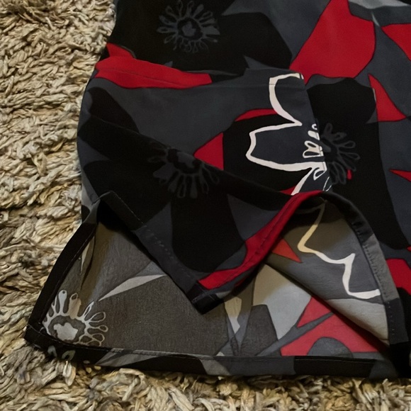 Premier by Healing Hands Womens floral Scrub Top - Picture 5 of 7